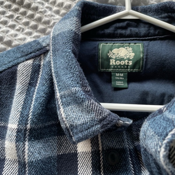 SOLD: Roots men’s heavy flannel - Picture 2 of 2